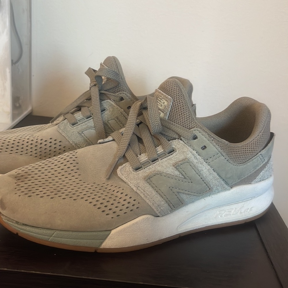 New Balance - Picture 4 of 5